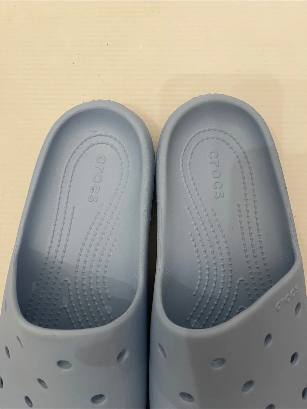 CROCS CLASSIC SLIDE SANDAL MENS SIZE 10 WOMENS SIZE 12